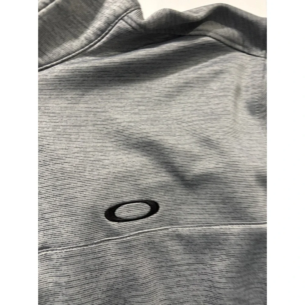 Oakley 1/4 Quarter Zip Pullover Mens Large Gray Athletic